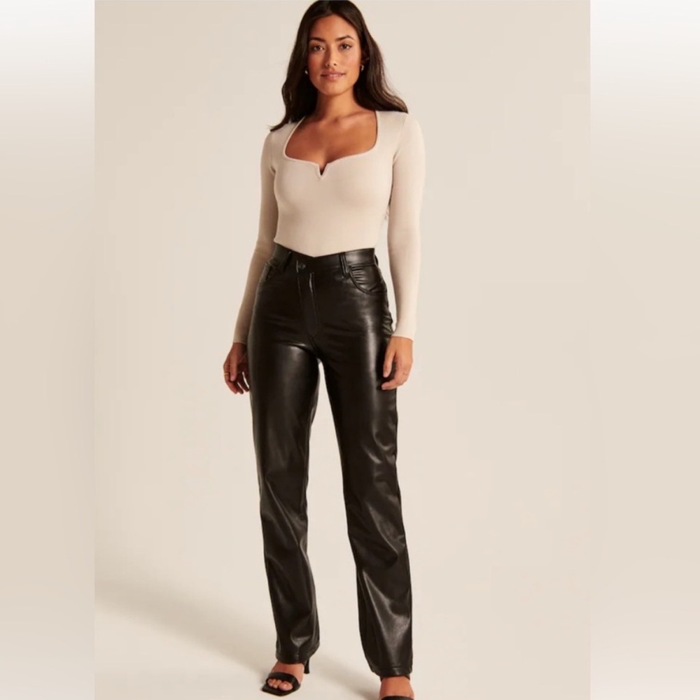 The 90s Straight Ultra High Rise Criss Cross Waist - Vegan Leather
